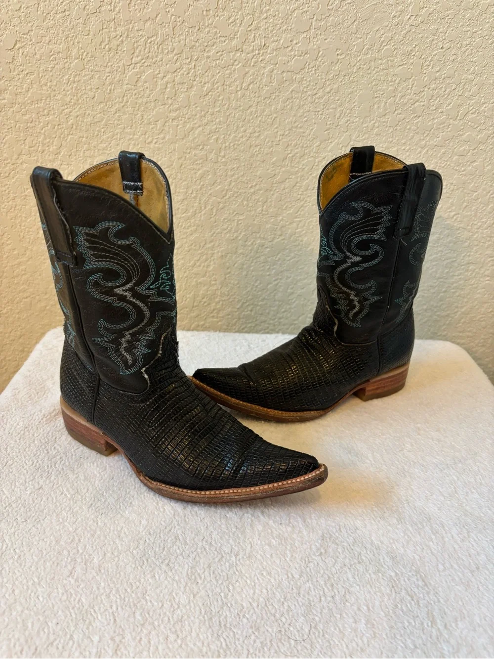 Children’s Black Textured Leather Western Boots with Turquoise Stitching Size 11